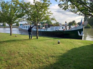 Au calme, 2 grandes chambres, 65m2 , devant le canal, animaux ok - Lere - 5