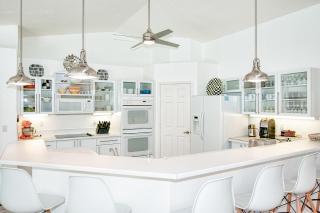 Chic Beach Haven - 1