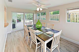 Breezy Bungalow - 6
