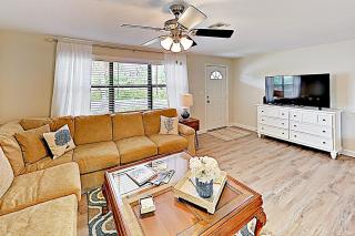 Breezy Bungalow - Naples - 4
