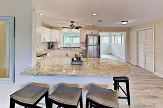 Breezy Bungalow - Naples - 3