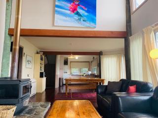 Snowgums on the Lake - Charming 4BR Home l Amazing Lake Views l Balcony - Cataratas de Vitória - 6