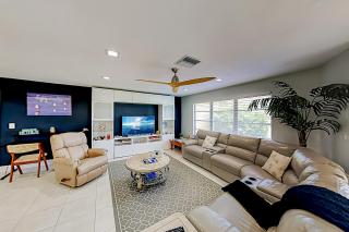 Modern Getaway - 9