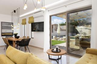 Koin Villa Sunset, With Heated Pool & Whirlpool, By ThinkVilla - 2