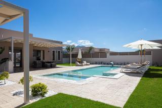 Koin Villa Sunset, With Heated Pool & Whirlpool, By ThinkVilla - Perama - 9