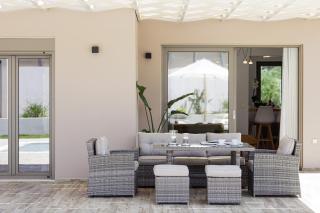 Koin Villa Sunset, With Heated Pool & Whirlpool, By ThinkVilla - Perama - 3