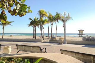 Hayes Garden - Hollywood - 1