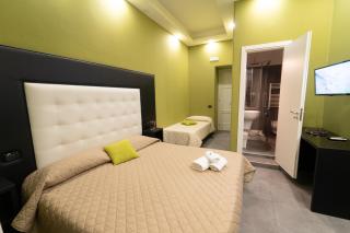 Royal H Umberto I, Napoli Centro, by ClaPa Group - Napels - 0
