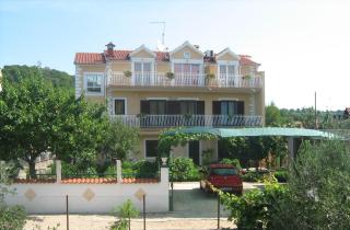 Apartments Davorka - Brodarica - 0