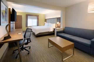 Holiday Inn Express & Suites Tilton by IHG - 8