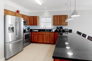 Drottningholm by Meyer Vacation Rentals - Orange Beach - 3