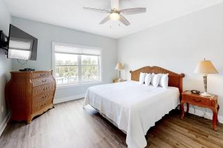 Drottningholm by Meyer Vacation Rentals - Orange Beach - 2