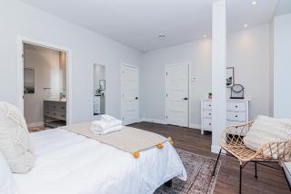 Vast and perfectly located 3 bedroom flat by DenStays - 2