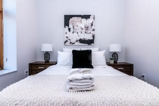 Massive 3 bedroom apartment in the hearth of Le Plateau by DenStays - Montreal - 6