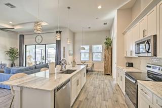 Sun-Seekers Getaway Lavish Cape Coral Villa - 2