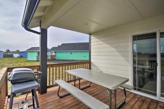 Modern Ocean Shores Home, 2 Mi to Beach! - Ocean Shores - 8