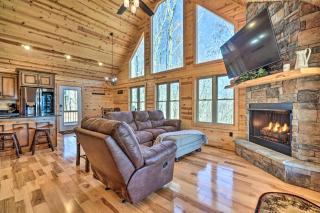 Hot Tub and Game Room Mountaintop Cabin in Murphy! - Murphy - 7