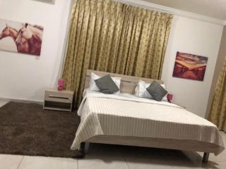 Lovely 3 Bedroom Apartment with Pool, Bertha’s Court - 4