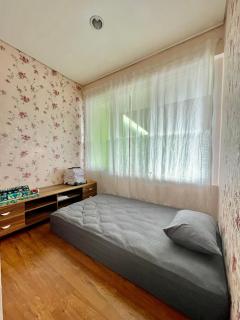 Gerbera 4BR Villa Springhill Garden Malang - Malang - 6