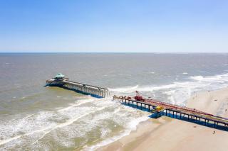 Salty Shack Unit A Dog Friendly Home Across from the Beach - Central Location - 9