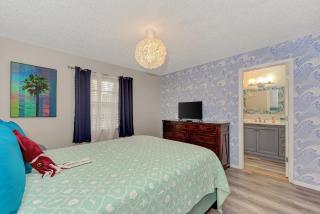 Pink Flamingo Unit, Steps to Beach, Siesta Key Village & Pet-Friendly - Siesta Key - 6