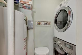 Jellyfish-Flamingo House, Amazing Location On Beach & Walk To Village - 2