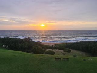 Rockview Holiday Beach Apartment - Hibberdene - 7