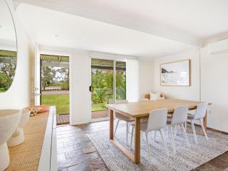 Hanalei I Pet Friendly I Directly Opposite Waterfront - Myola - 5