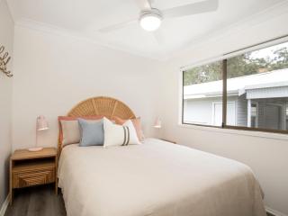 Hanalei I Pet Friendly I Directly Opposite Waterfront - Myola - 3