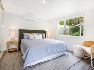 Hanalei I Pet Friendly I Directly Opposite Waterfront - Myola - 7