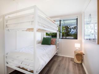 Hanalei I Pet Friendly I Directly Opposite Waterfront - Myola - 2