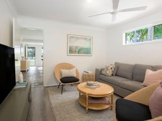 Hanalei I Pet Friendly I Directly Opposite Waterfront - Myola - 4