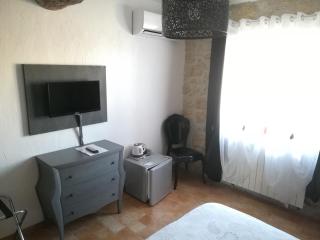 VILLA ARTEMIA Maison vigneronne - chambre d hôtes-B&B-piscine et spa - 6