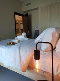 Cozy 1-bedroom apartment in Dubai South with Pool - Dubai - 8