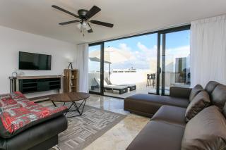 A-Nah Apartments, Rooftop Pool, walking distance to 5th avenue - 8