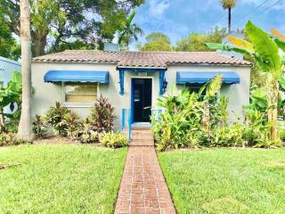 Cozy Cottage Near Beach - Hollywood - 0
