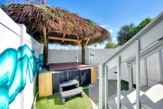 MERMAID HOUSE WITH POOL JACUZZI STEPS to SIESTA KEY BEACH - 6
