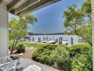 103 Edgewater Inn - 8