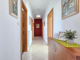Apartment Laura by Interhome - 6