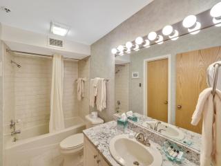 111 Edgewater Inn - 4