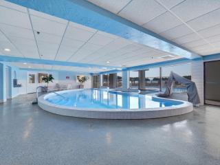 112 Edgewater Inn with Waterfront Access - Charlevoix - 3