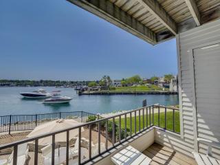 114 Edgewater Inn - 2