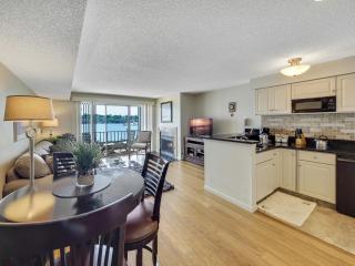225 Edgewater Inn - Charlevoix - 7
