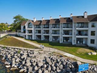 226 Edgewater Inn - Charlevoix - 0