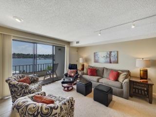 228 Edgewater Inn - Charlevoix - 8