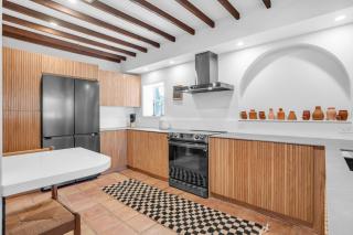 NEWLY RENOVATED POOL, HOT TUB, & EPIC BACKYARD - Fort Lauderdale - 6