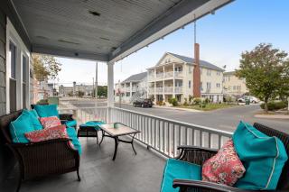 The Shore Cottage & Porch Life - 9
