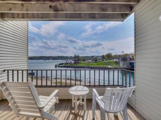 239 Edgewater Inn - Charlevoix - 2