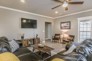 Beautifully Decorated New Home, King Bed, Washer/Dryer & Fully Stocked Kitchen - Canyon - 7