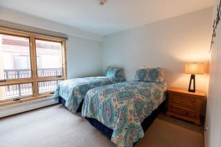 Condo with Outdoor Heated Pool & Free Uncovered Parking - 1